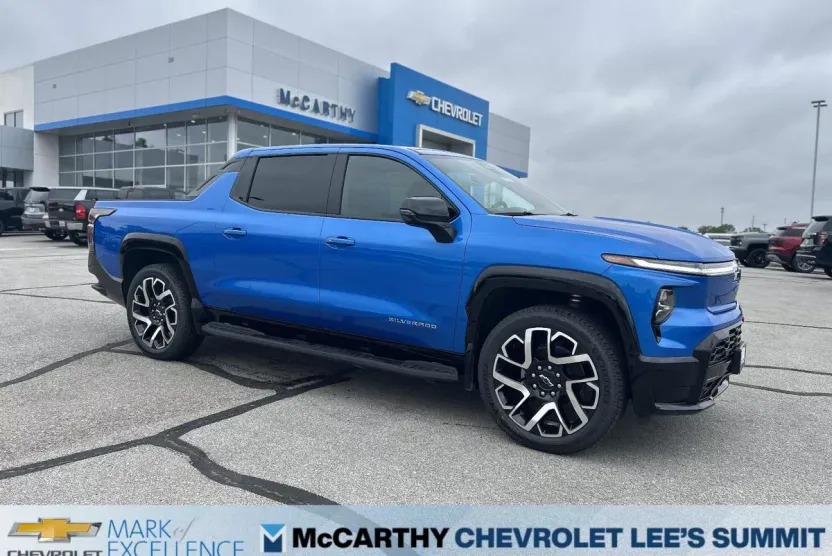 2025 Chevrolet Silverado EV RST photo 1
