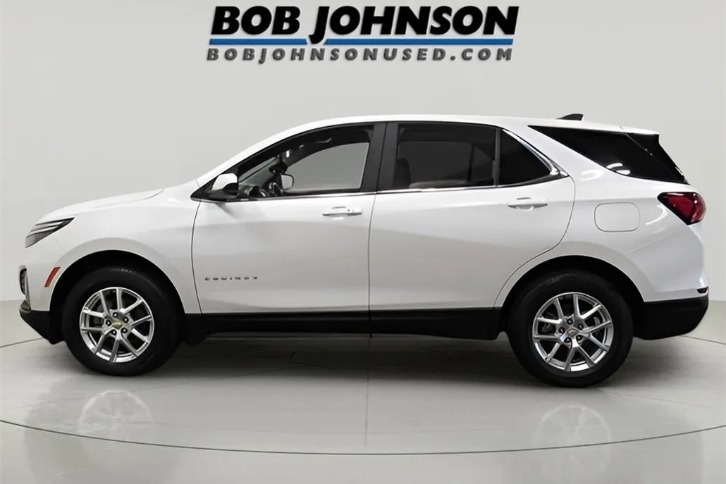2022 Chevrolet Equinox LT photo 1