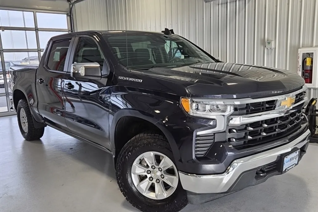 2023 Chevrolet Silverado 1500 LT photo 1
