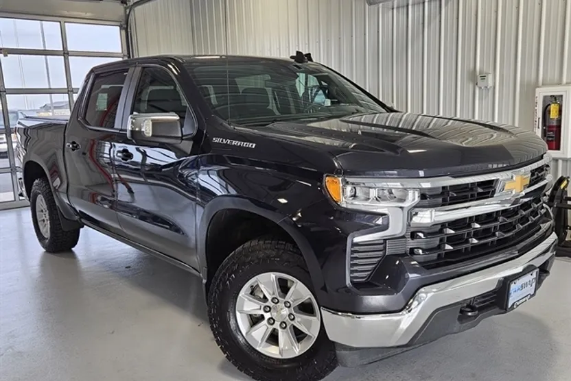 2023 Chevrolet Silverado 1500 LT photo 1