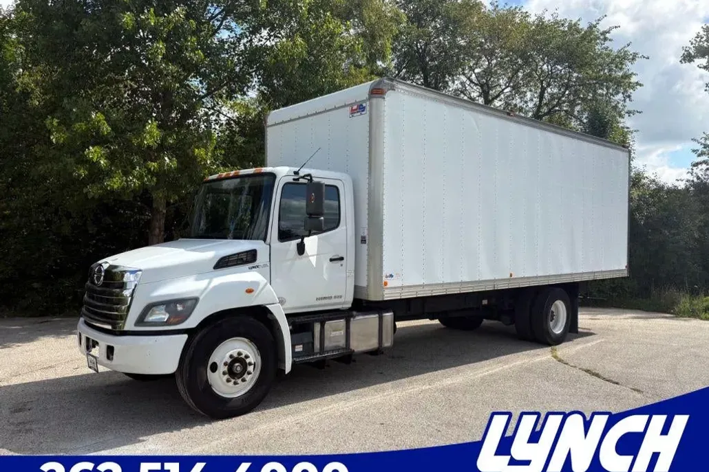 2018 Hino Conventional Type Truck photo 1