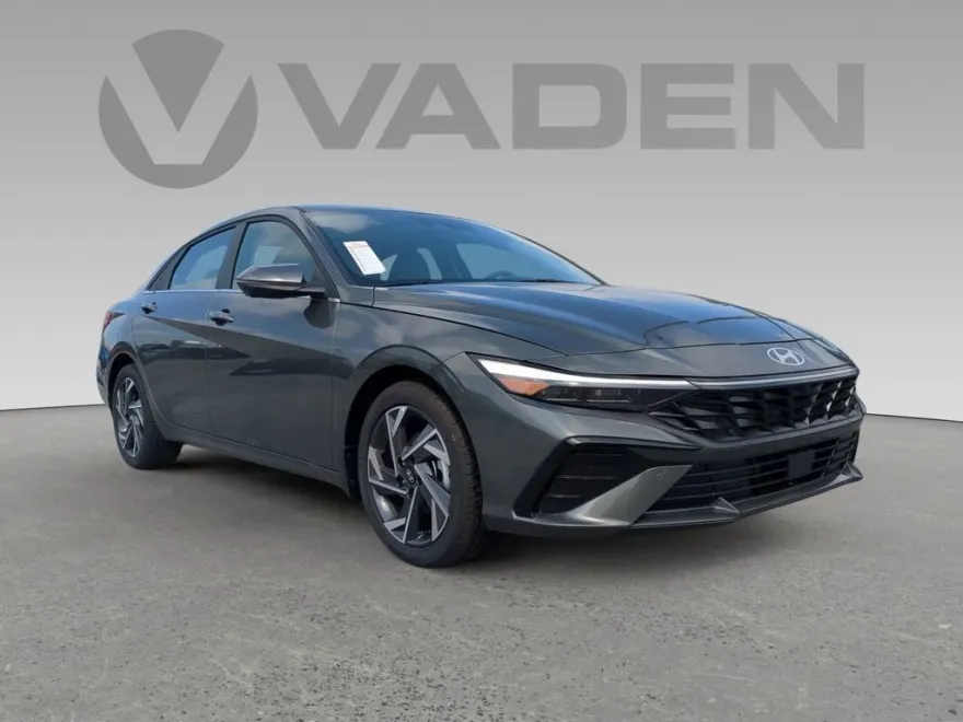 2025 Hyundai Elantra SEL Sport photo 1