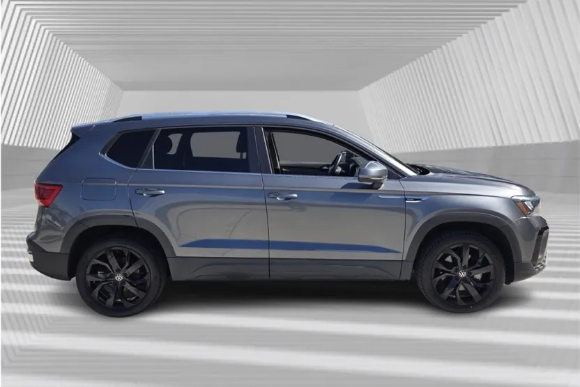2022 Volkswagen Taos SE photo 1