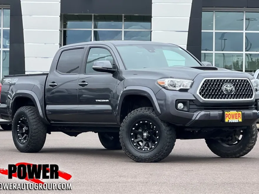 2019 Toyota Tacoma Limited V6 photo 1