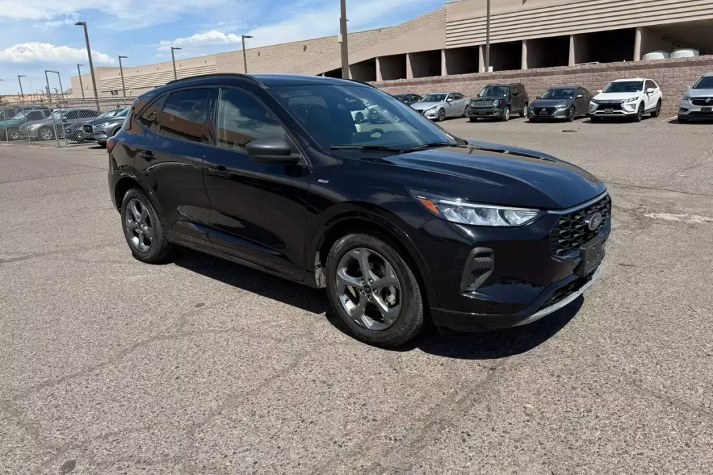 2023 Ford Escape ST-Line photo 1