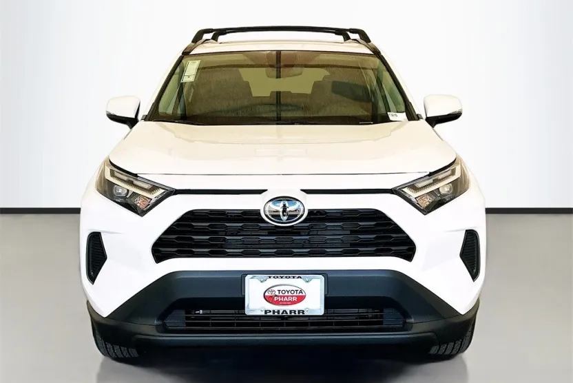 2025 Toyota RAV4 Hybrid XLE photo 1