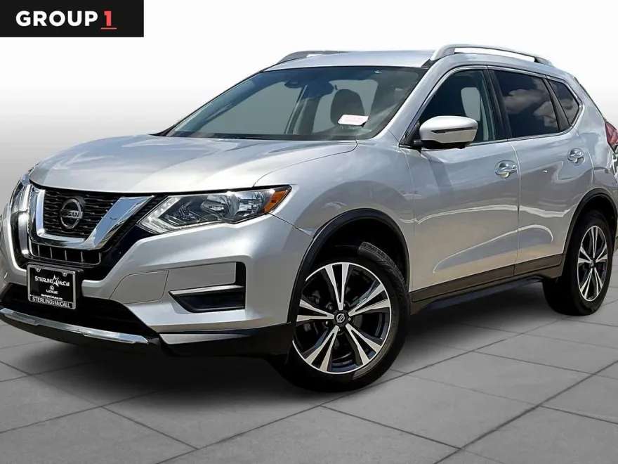 2019 Nissan Rogue SV photo 1