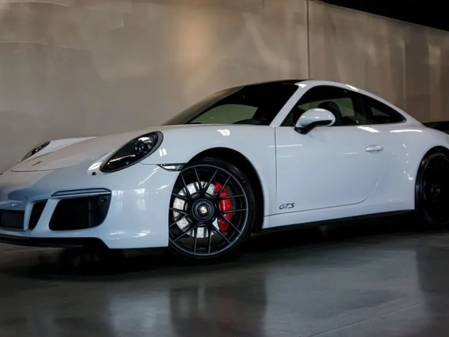 2018 Porsche 911 GTS Coupe photo 1