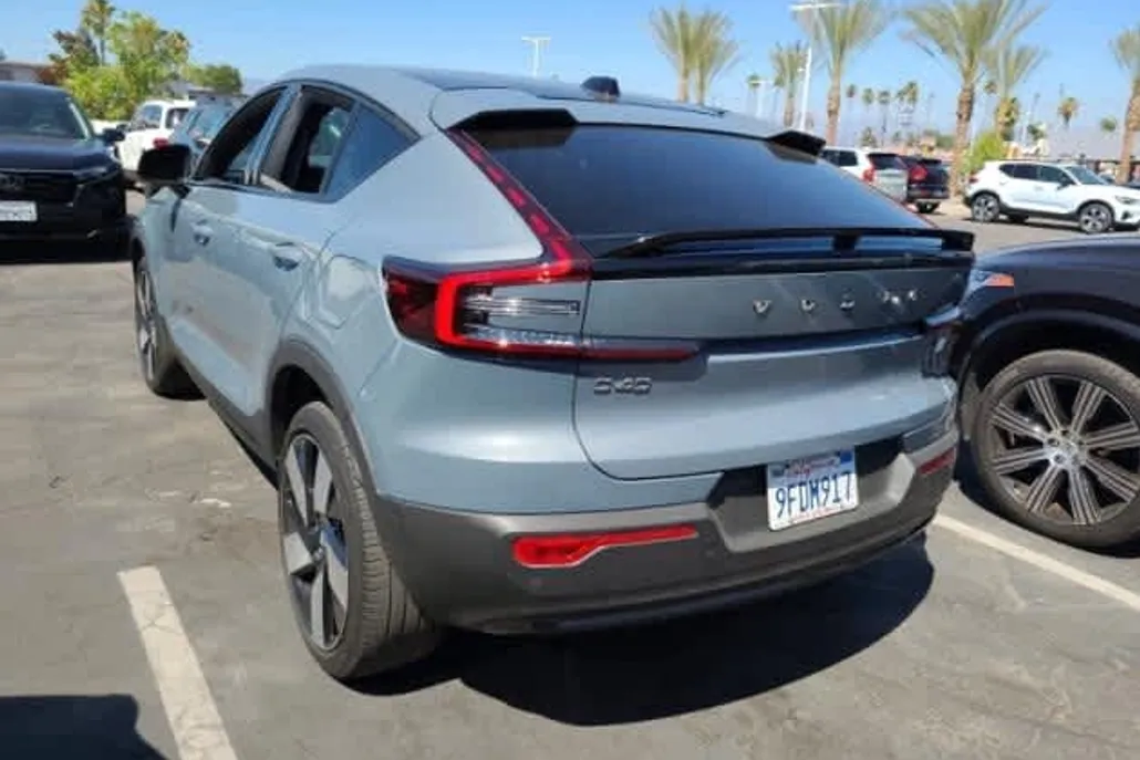 2023 Volvo C40 Recharge Ultimate photo 1