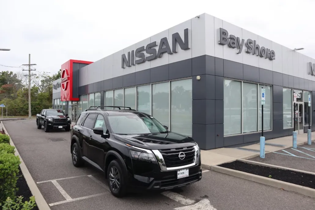 2025 Nissan Pathfinder SV photo 1