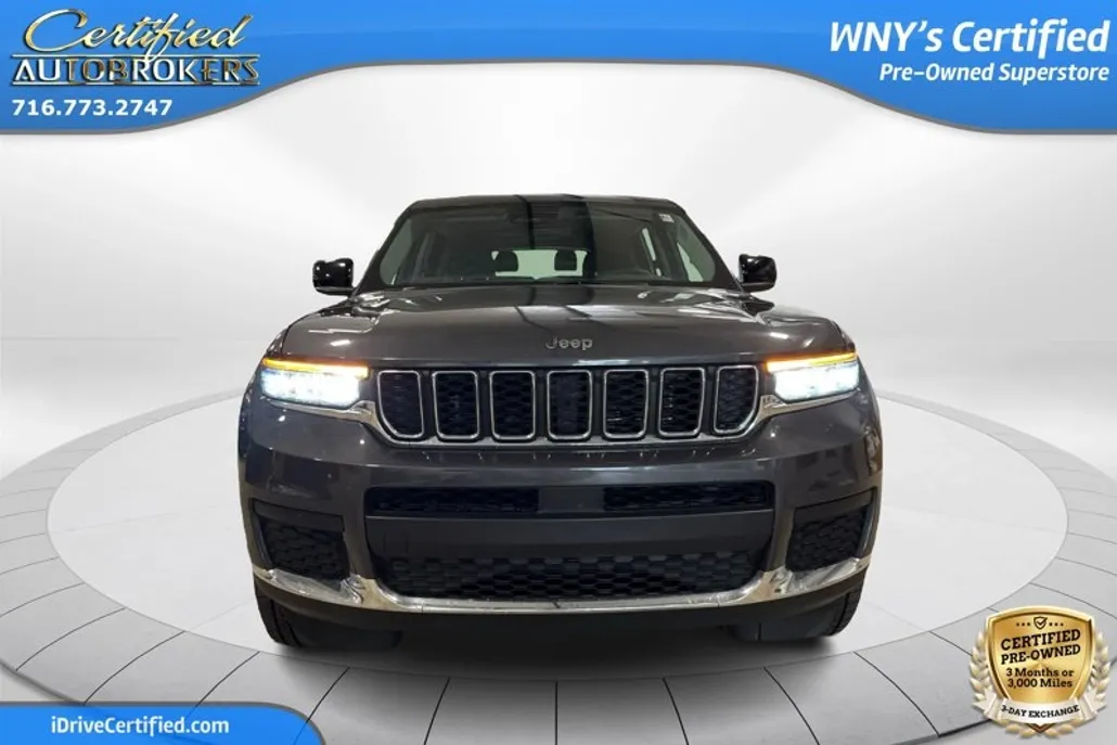 2023 Jeep Grand Cherokee Laredo photo 1