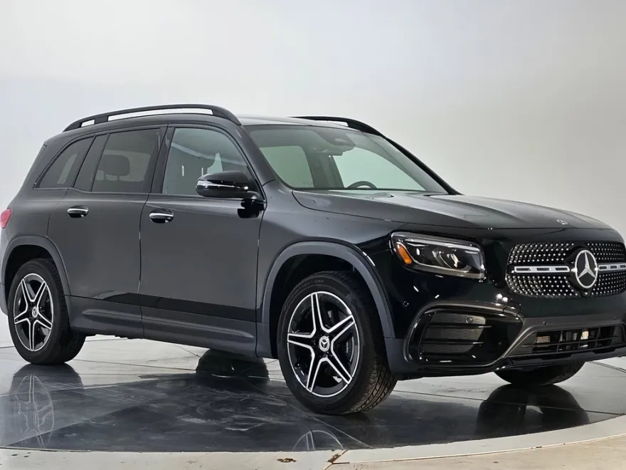 2024 Mercedes Benz GLB 250 4MATIC photo 1