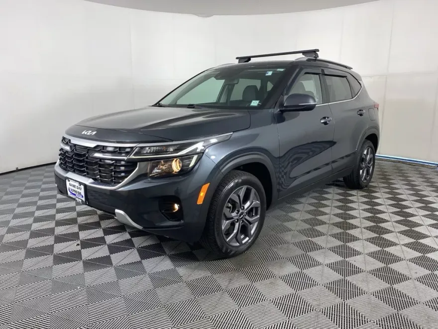2024 Kia Seltos S photo 1