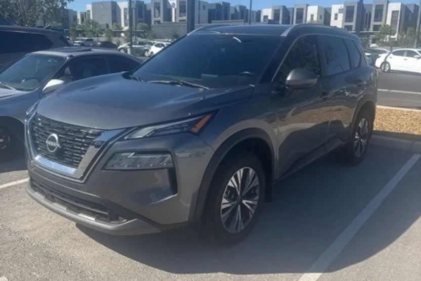 2022 Nissan Rogue SV photo 1