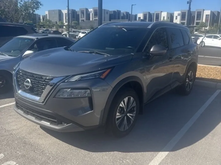 2022 Nissan Rogue SV photo 1