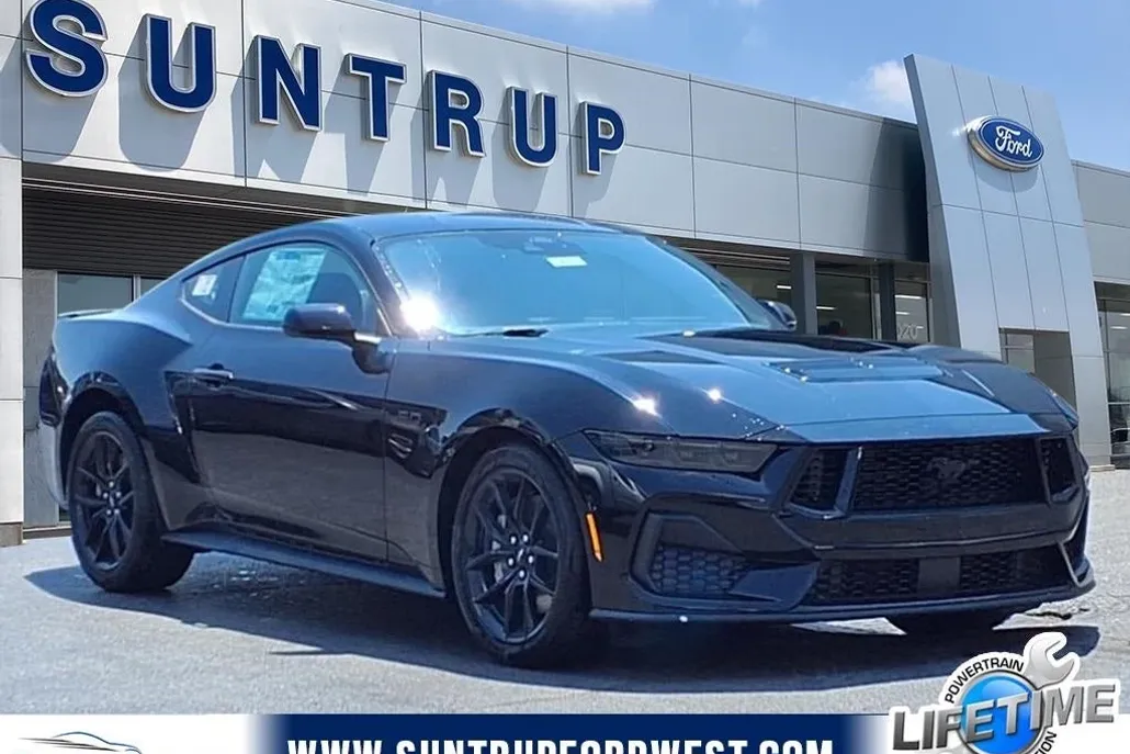 2025 Ford Mustang GT photo 1