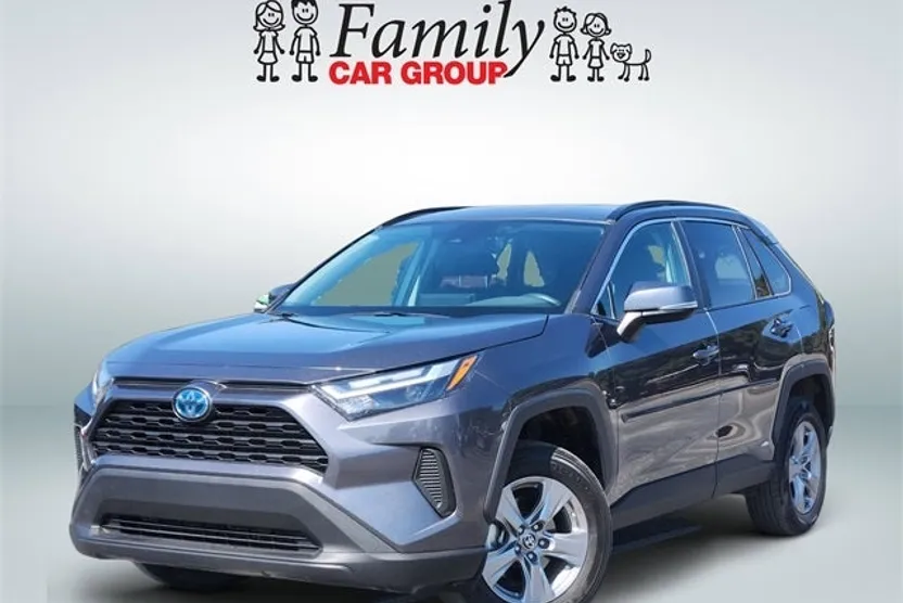 2024 Toyota RAV4 Hybrid LE photo 1
