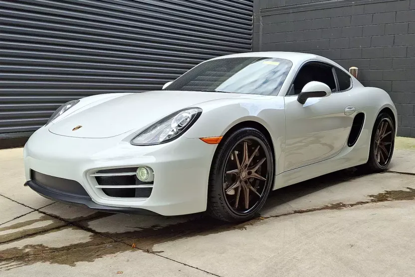 2014 Porsche Cayman photo 1