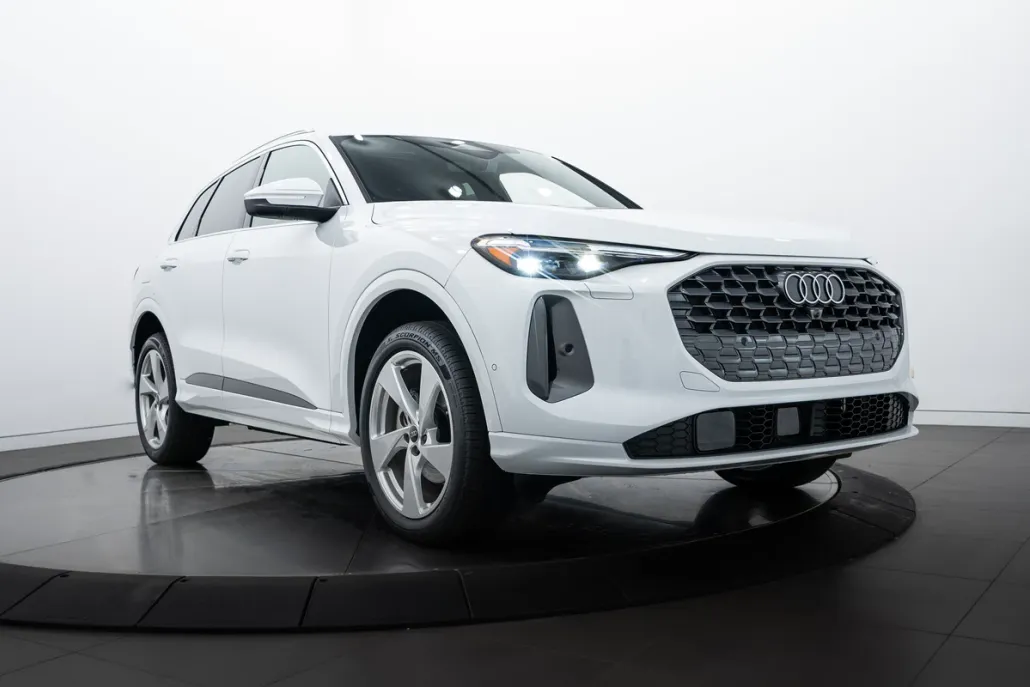 2025 Audi Q5 Premium Plus photo 1