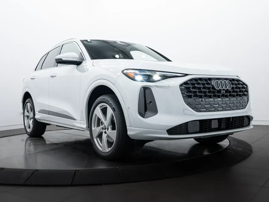 2025 Audi Q5 Premium Plus photo 1
