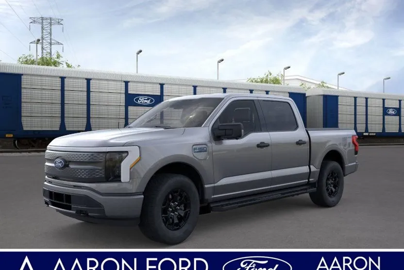 2025 Ford F-150 Lightning XLT photo 1