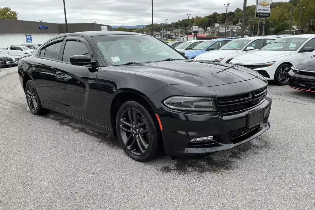 2019 Dodge Charger SXT photo 1
