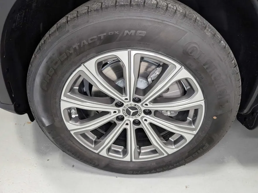 2026 Mercedes Benz GLC 300 4MATIC photo 1