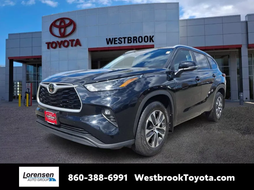 2023 Toyota Highlander XLE photo 1