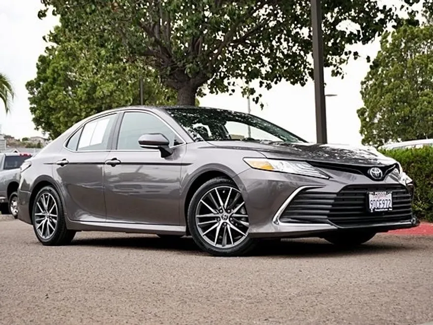 2023 Toyota Camry XLE photo 1