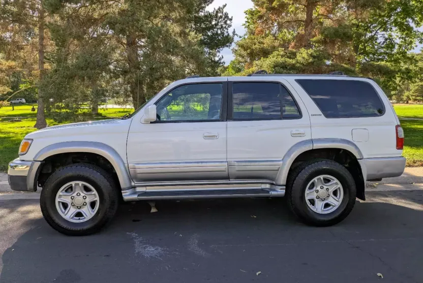 1999 Toyota 4Runner Limited 4WD photo 1