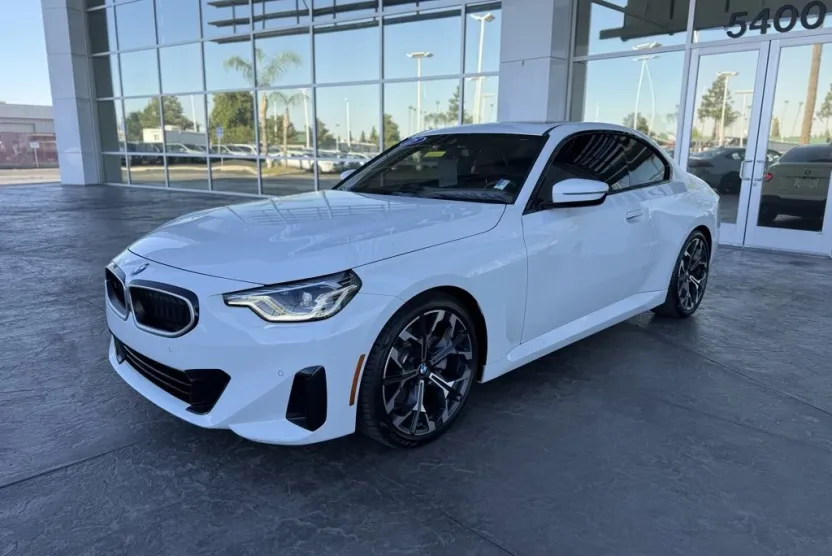2025 Bmw 230i photo 1
