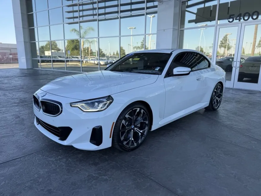 2025 Bmw 230i photo 1