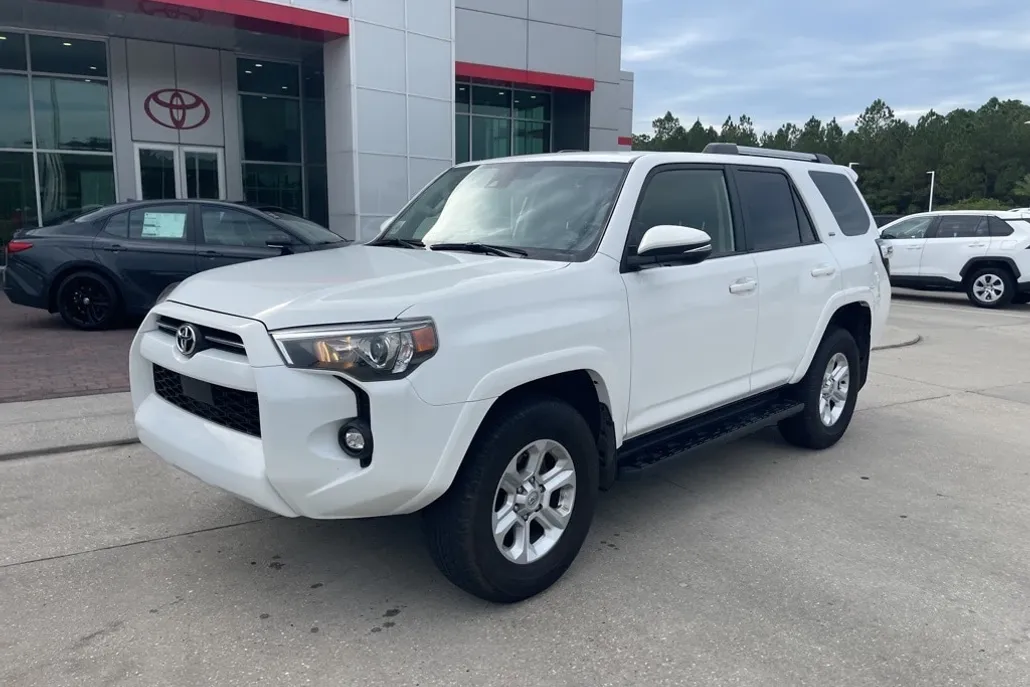 2024 Toyota 4Runner SR5 Premium photo 1