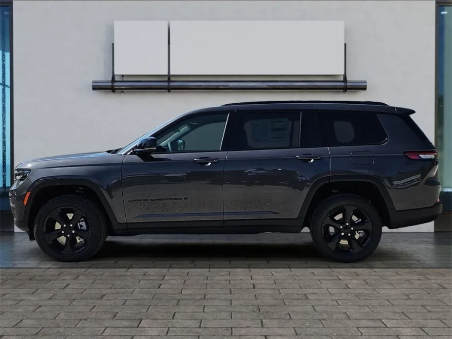 2025 Jeep Grand Cherokee Limited photo 1