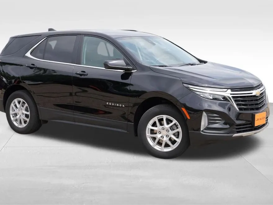 2022 Chevrolet Equinox LT photo 1