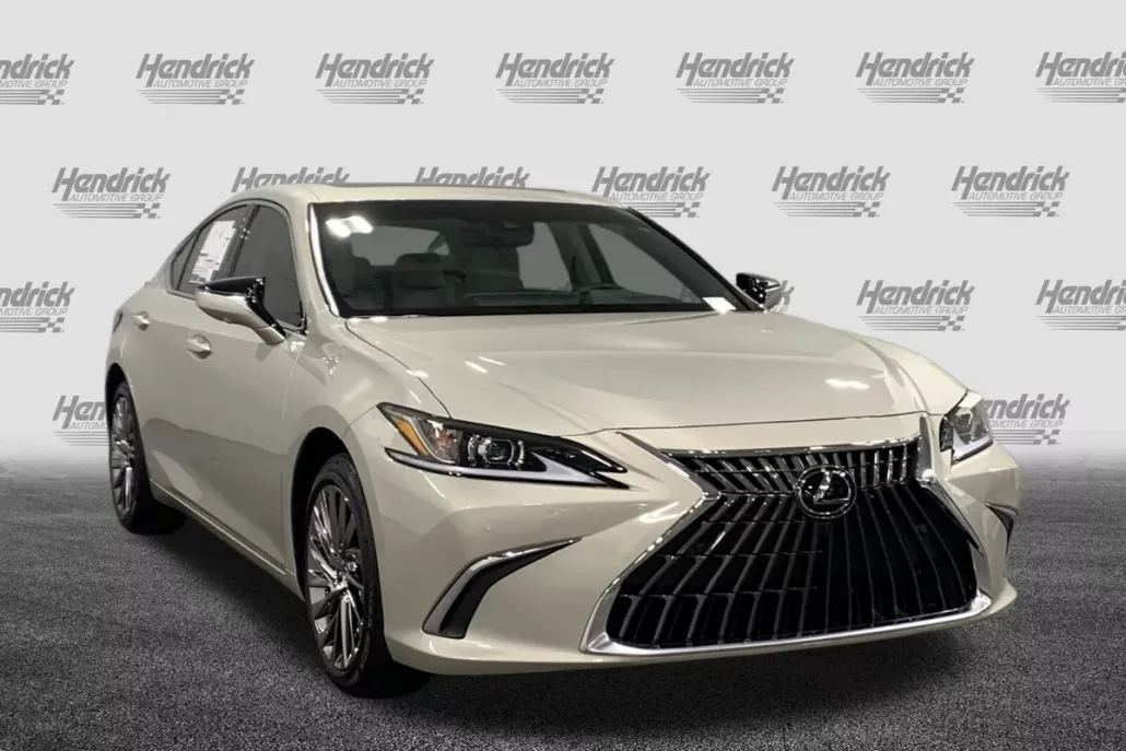 2025 Lexus ES 300h Luxury photo 1
