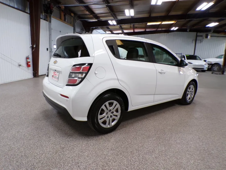 2020 Chevrolet Sonic LT photo 4