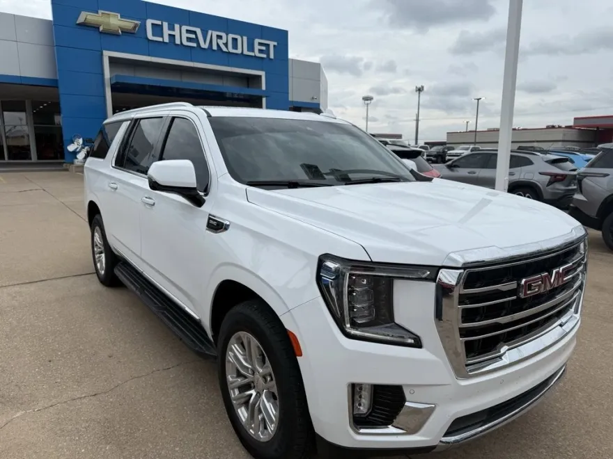 2023 Gmc Yukon XL SLT photo 1