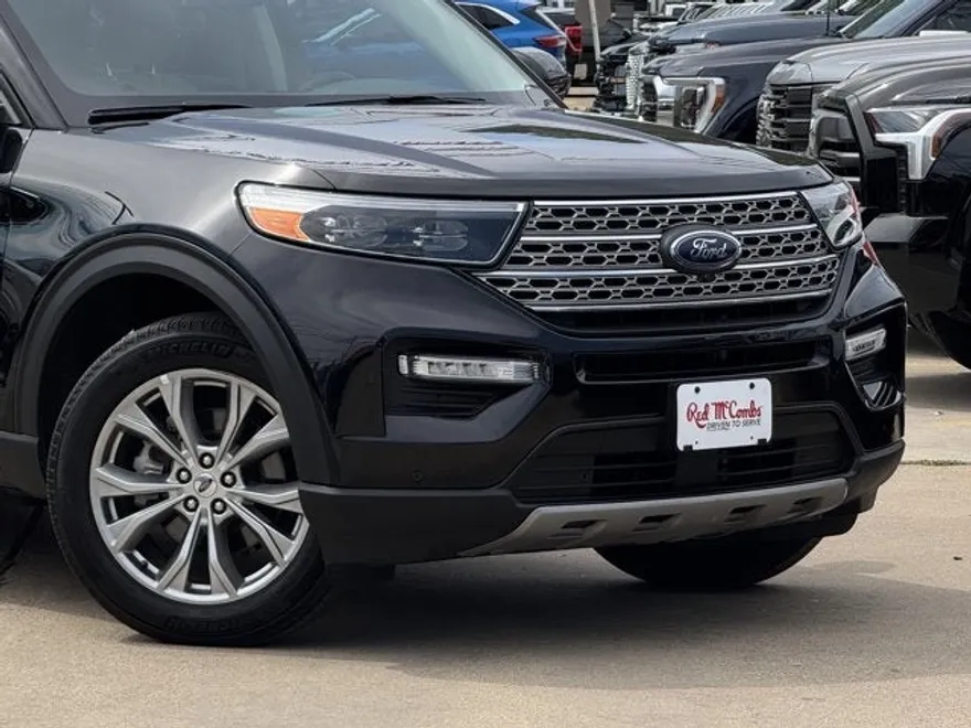 2023 Ford Explorer Limited photo 1