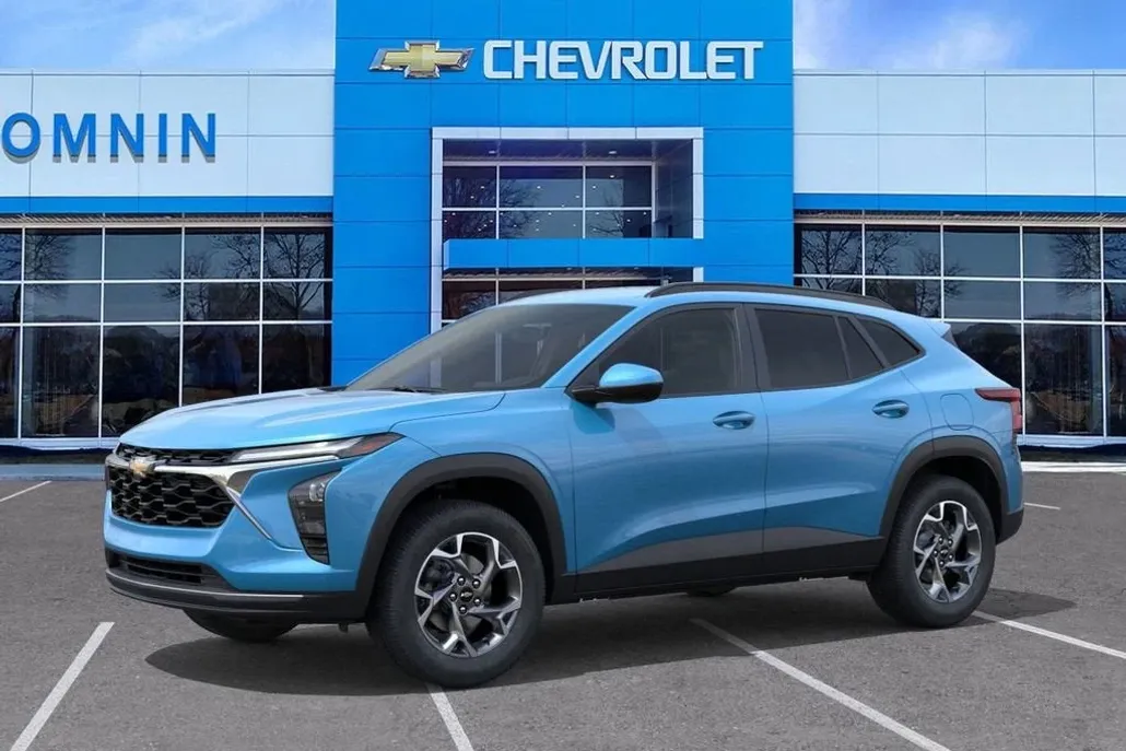 2025 Chevrolet Trax LT photo 1