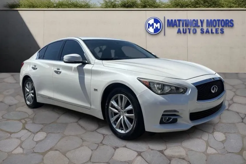 2016 Infiniti Q50 3.0t Premium photo 1