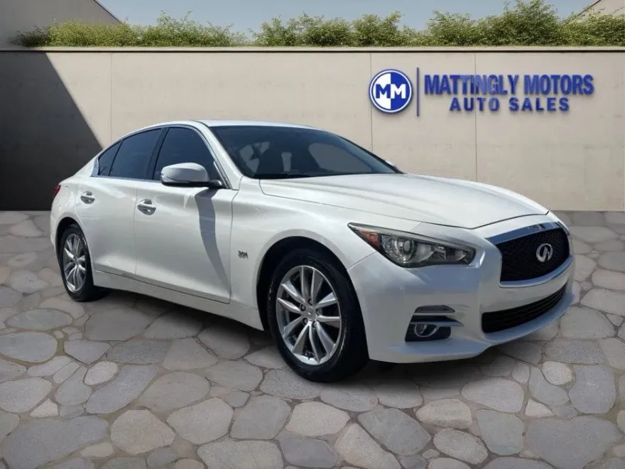 2016 Infiniti Q50 3.0t Premium photo 1