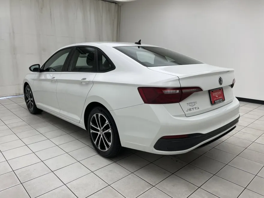 2022 Volkswagen Jetta 1.5T Sport photo 1