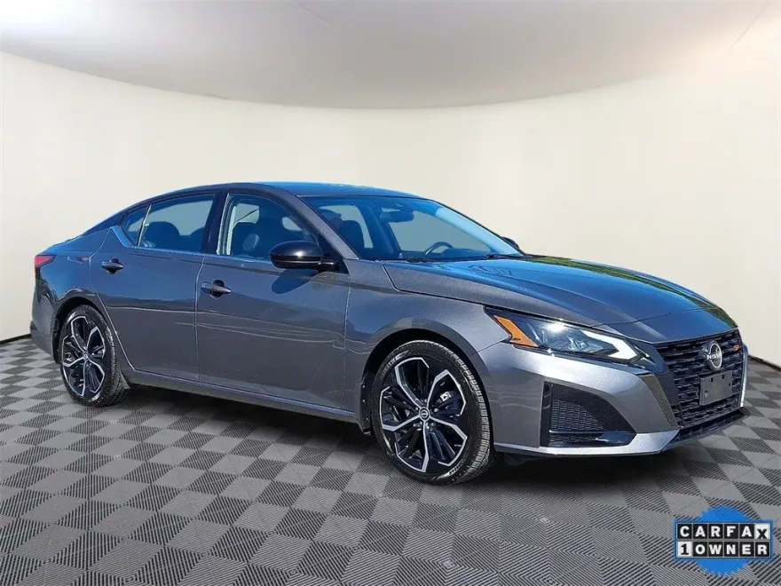 2024 Nissan Altima 2.5 SR photo 1