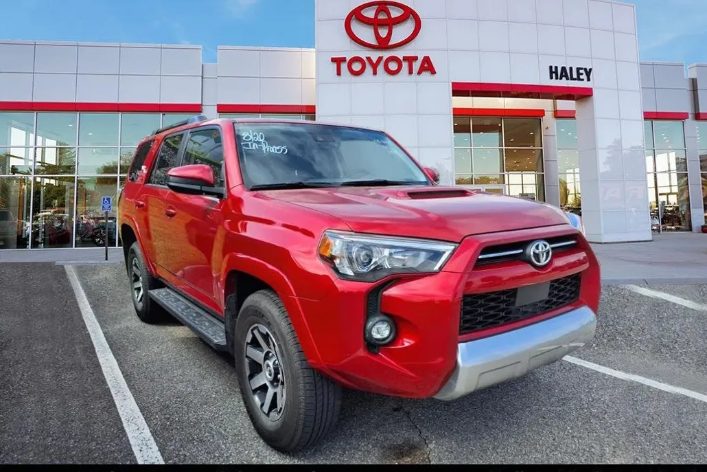 2024 Toyota 4Runner TRD 4WD photo 1