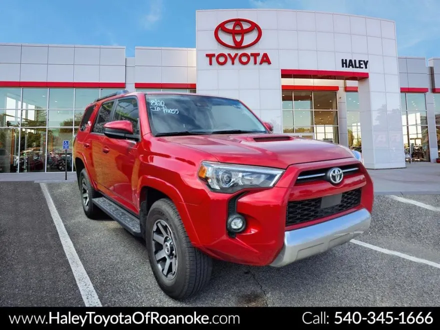 2024 Toyota 4Runner TRD 4WD photo 1