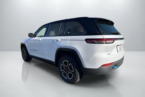 2024 Jeep Grand Cherokee 4xe Trailhawk photo 3