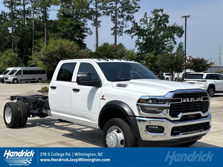 2025 Ram 5500 Tradesman photo 1