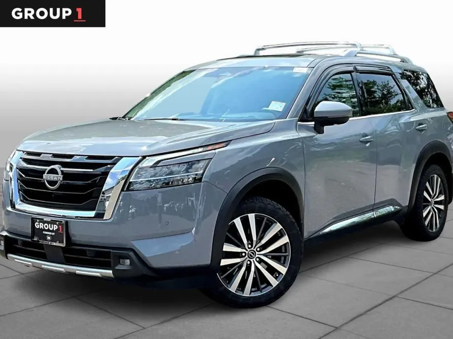2022 Nissan Pathfinder Platinum photo 1