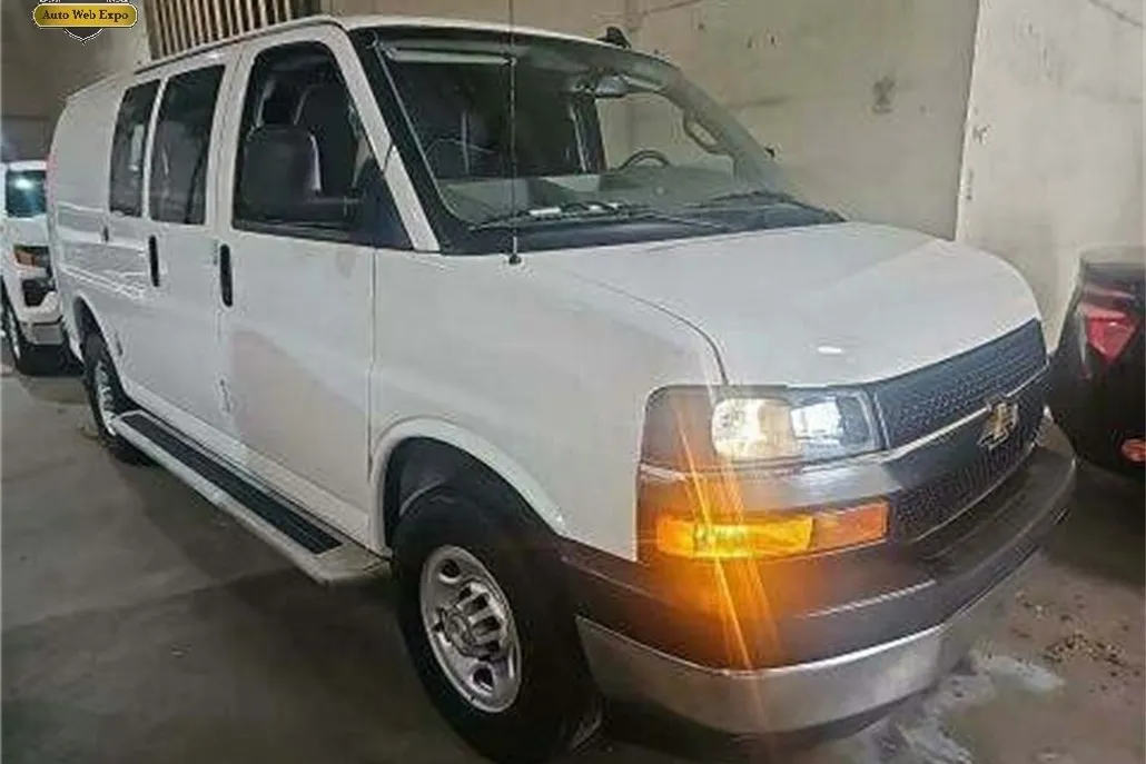 2023 Chevrolet Express 2500 Cargo photo 1